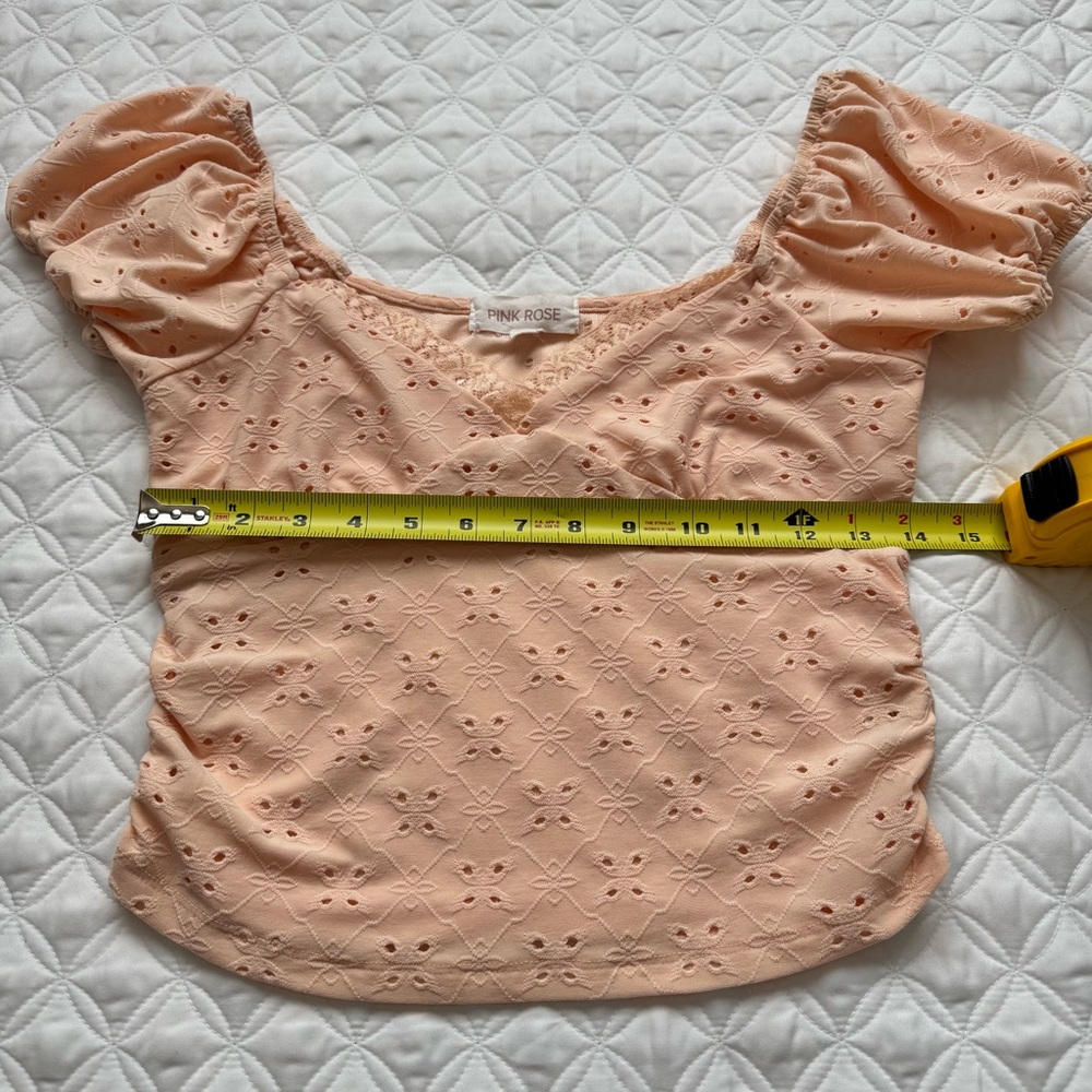 Pink Rose Peach Eyelet Puff Sleeve V-Neck Lace Trim Crop Top Size M - Picture 9 of 10
